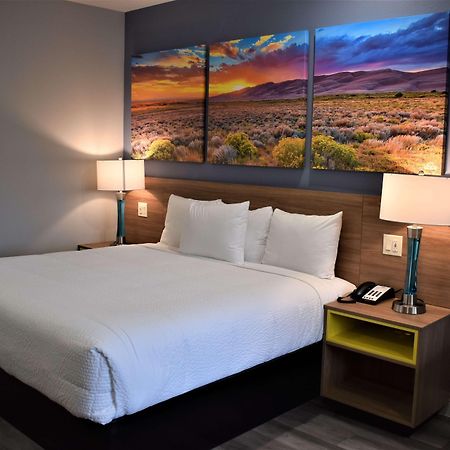 Days Inn & Suites By Wyndham Downtown/University Of Хюстън Екстериор снимка