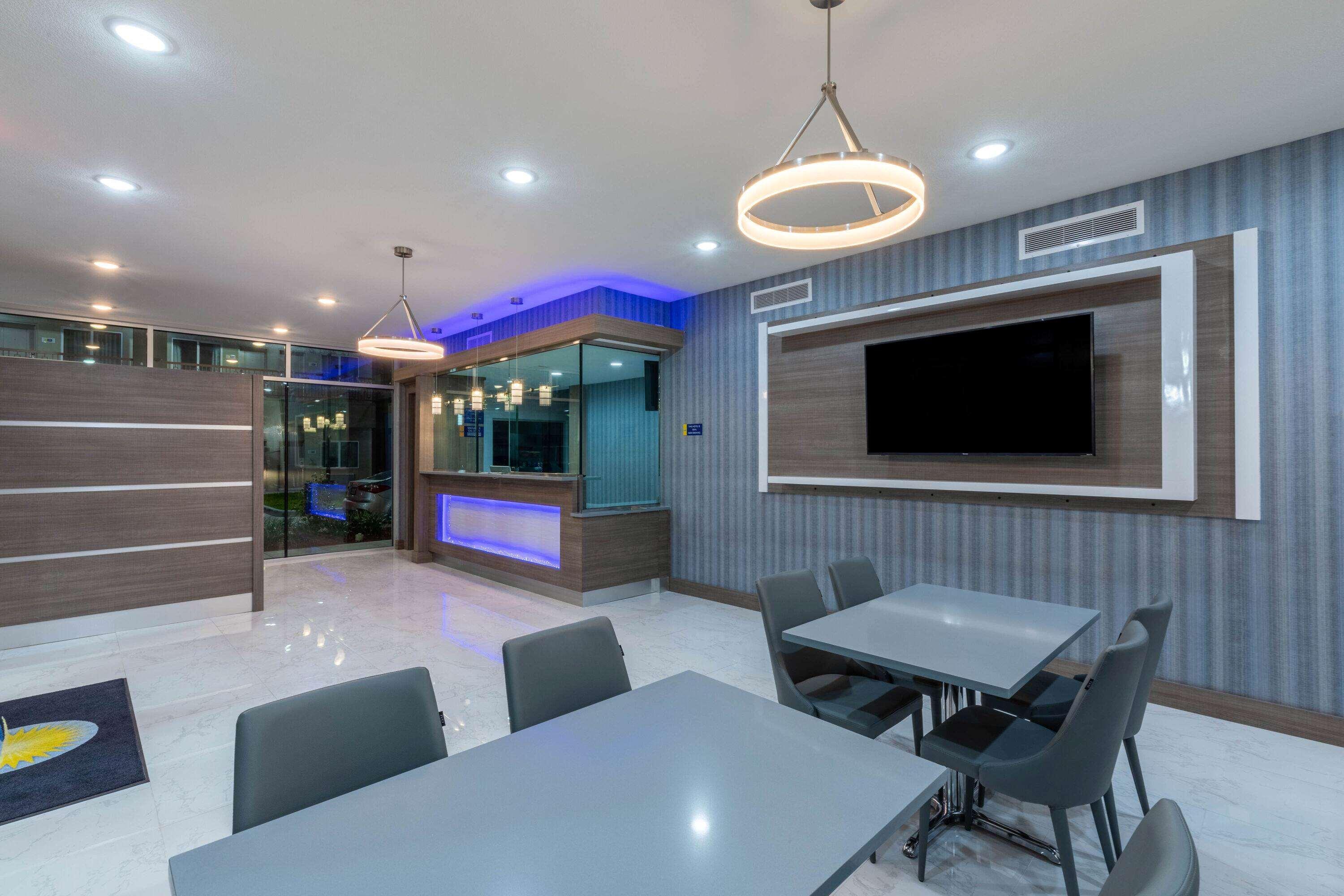 Days Inn & Suites By Wyndham Downtown/University Of Хюстън Екстериор снимка